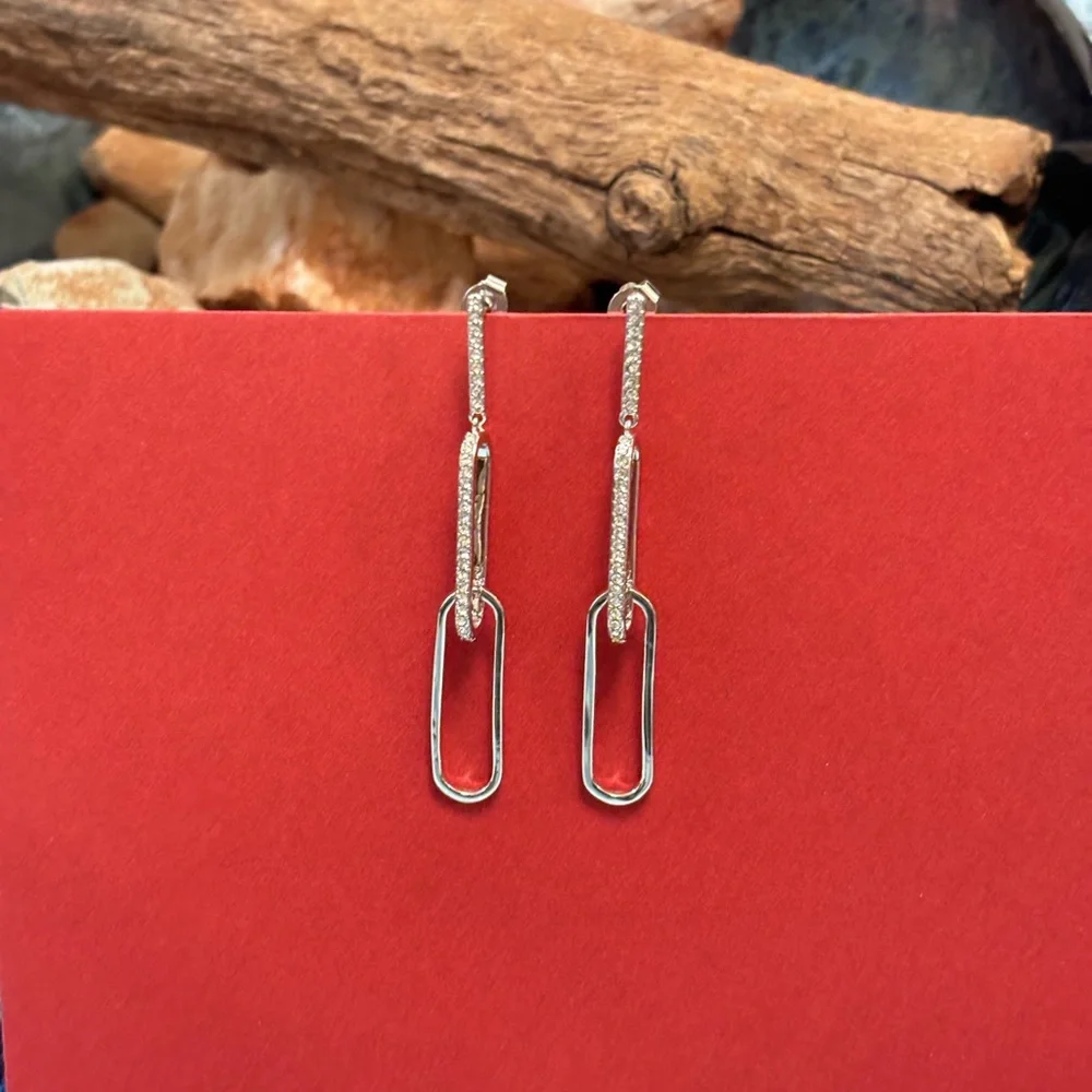 Dangling silver sparkly paperclip earrings - Picture 2 of 3